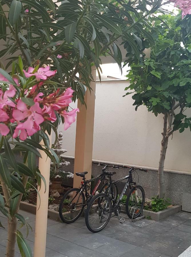 Apartment Bike Corner Zadar Eksteriør billede